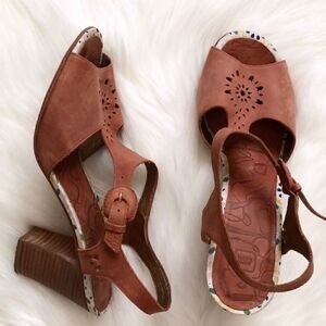 Anthropologie Jasper & Jeera Chunky Heels Sandals Size 9 Genuine Leather Cognac